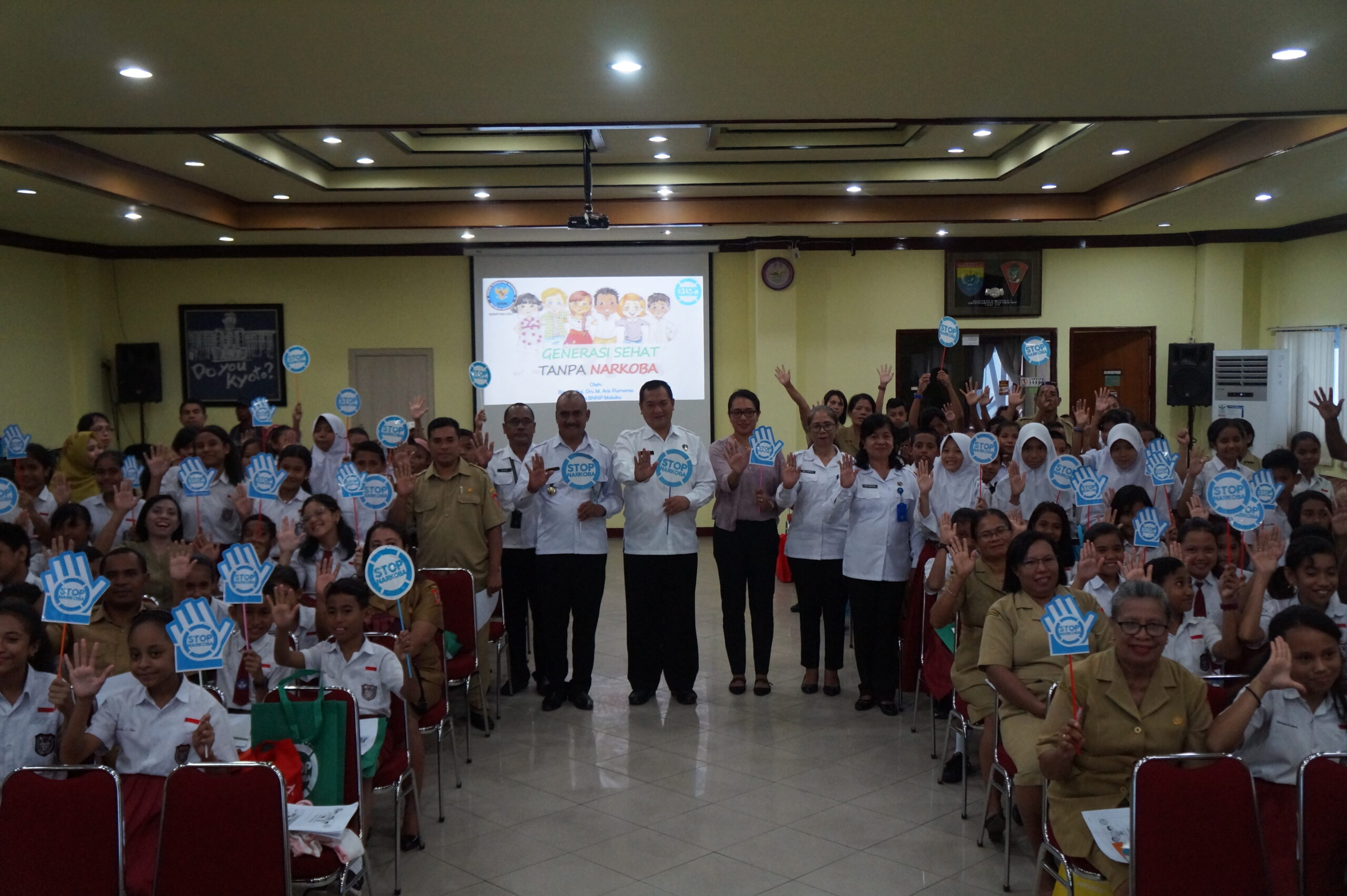 BNN Provinsi Maluku menyelenggarakan Diseminasi Informasi Melalui Pemanfaatan Media Konvensional Tatap Muka Kepada Siswa-Siswi Sekolah Dasar (SD) se-Kota Ambon BNN Provinsi Maluku menyelenggarakan Diseminasi Informasi Melalui Pemanfaatan Media Konvensional Tatap Muka Kepada Siswa-Siswi Sekolah Dasar (SD) se-Kota Ambon
