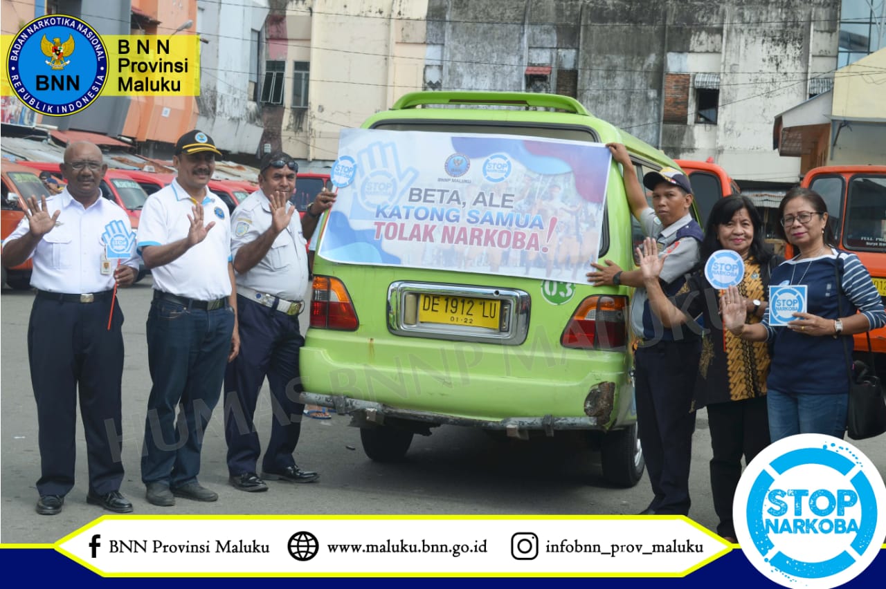 BNNP MALUKU MANFAATKAN SARANA PUBLIK SEBAGAI MEDIA PENYEBARAN INFORMASI BNNP MALUKU MANFAATKAN SARANA PUBLIK SEBAGAI MEDIA PENYEBARAN INFORMASI