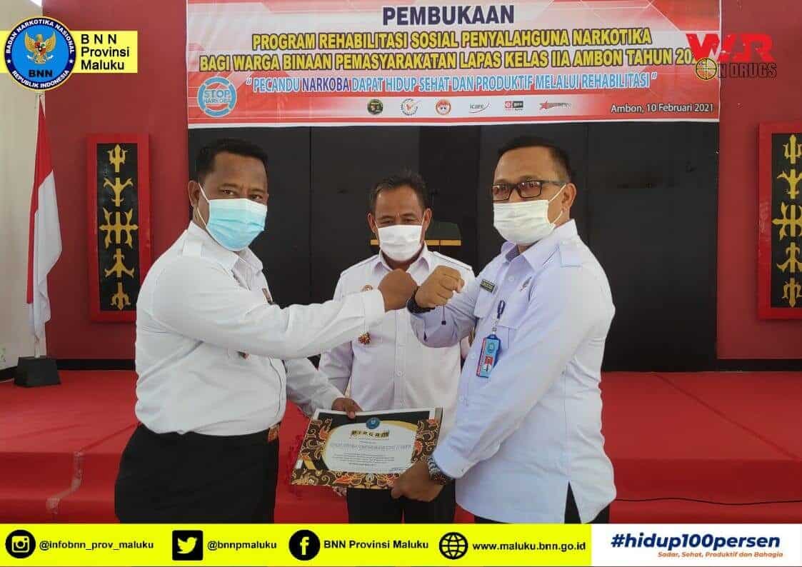 KEPALA BNNP MALUKU HADIRI PEMBUKAAN PROGRAM REHABILITASI SOSIAL DAN DEKLARASI ANTI NARKOBA DI LAPAS KELAS IIA AMBON KEPALA BNNP MALUKU HADIRI PEMBUKAAN PROGRAM REHABILITASI SOSIAL DAN DEKLARASI ANTI NARKOBA DI LAPAS KELAS IIA AMBON