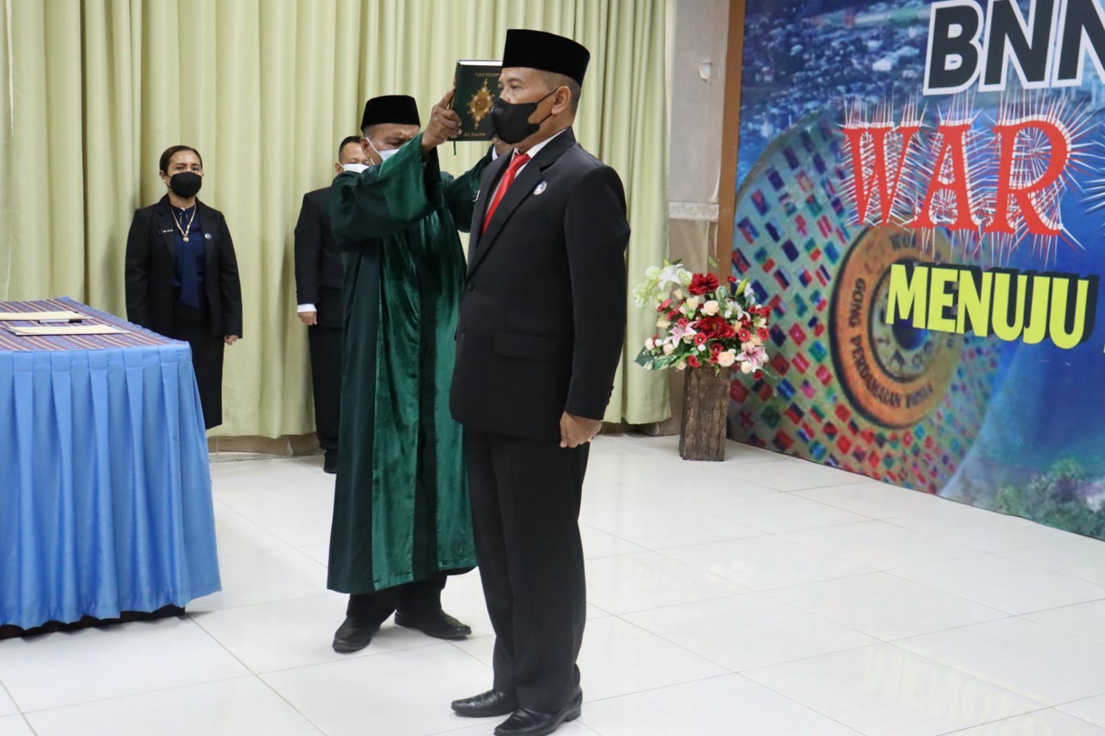 PELANTIKAN DAN PENGAMBILAN SUMPAH JABATAN PEJABAT STRUKTURAL DI LINGKUNGAN BNN PROVINSI MALUKU PELANTIKAN DAN PENGAMBILAN SUMPAH JABATAN PEJABAT STRUKTURAL DI LINGKUNGAN BNN PROVINSI MALUKU