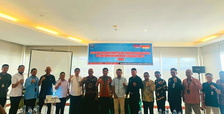 KONSOLIDASI KEBIJAKAN KABUPATEN/KOTA TANGGAP ANCAMAN NARKOBA BAGI BUMN, BUMD DAN DUNIA USAHA/LINGKUNGAN SWASTA KONSOLIDASI KEBIJAKAN KABUPATEN/KOTA TANGGAP ANCAMAN NARKOBA BAGI BUMN, BUMD DAN DUNIA USAHA/LINGKUNGAN SWASTA