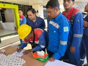 CEGAH PENYALAHGUNAAN NARKOBA PT. PERTAMINA PETRA NIAGA IT WAYAME LAKUKAN TES URINE