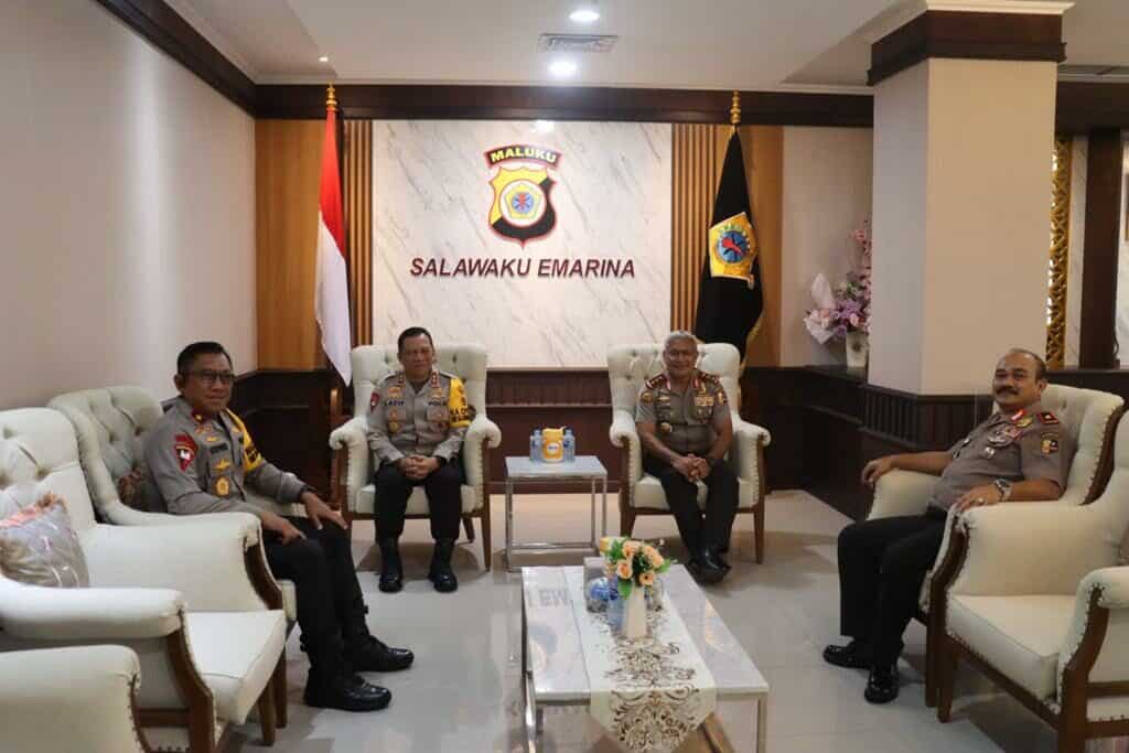 KEPALA BNN RI LAKUKAN KUNJUNGAN KERJA KE POLDA MALUKU KEPALA BNN RI LAKUKAN KUNJUNGAN KERJA KE POLDA MALUKU